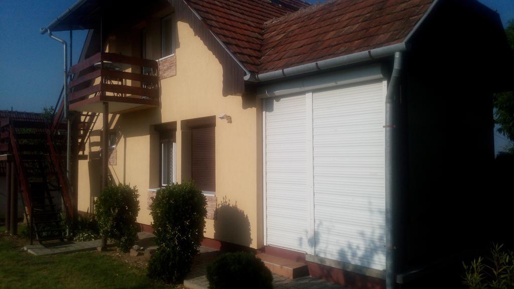 Ország Apartmanház Zalakaros Exterior foto
